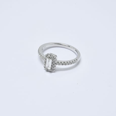 K18 Baguette Diamond Ring