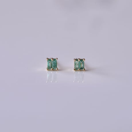 K18 Emerald Studs (ピアス）