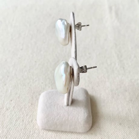 18K Freshwater Pearl Studs（ピアス）