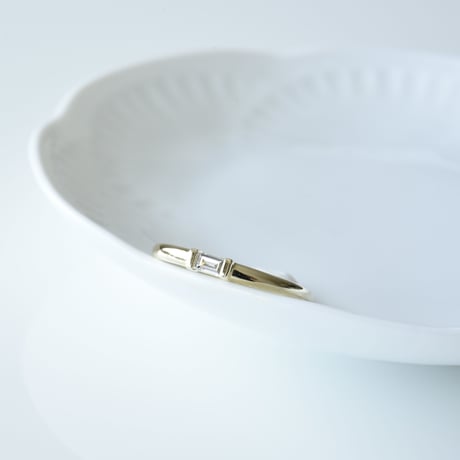 18K BG Cut Diamond Ring