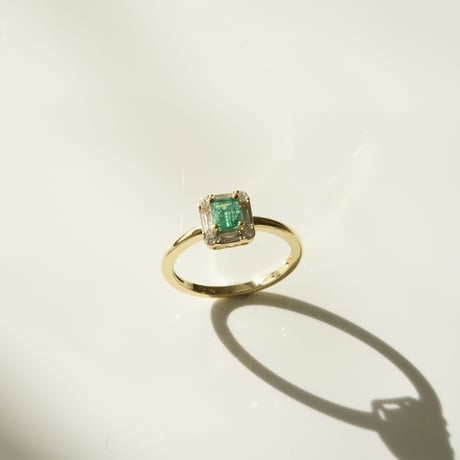 K18 Emerald Baguette Diamond Emerald Ring
