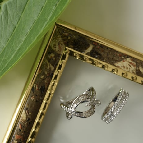 K18 Diamond Cross Ring