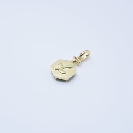 K18 Hexagon Cut Emerald Pendant