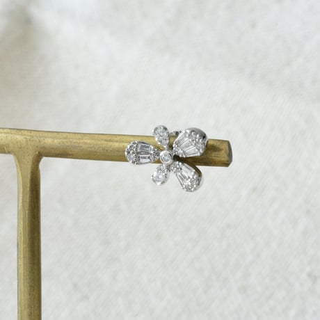 K18 Flower Diamond Studs（ピアス）