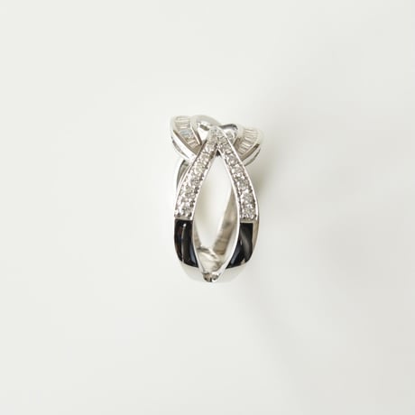 K18 Diamond Cross Ring