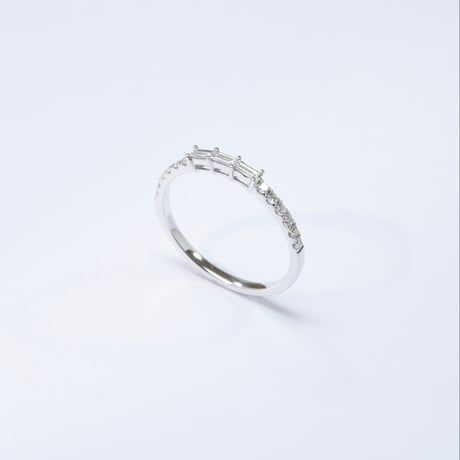 K18 Triple Baguette Diamond Ring