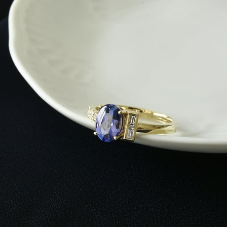 K18 Twilight Blue Tanzanite Ring