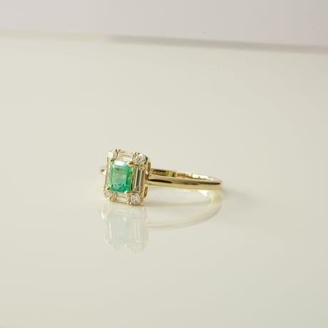 K18 Emerald Baguette Diamond Emerald Ring