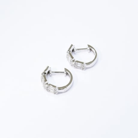 K18 White Gold BG Diamond Hoops（ピアス) - S