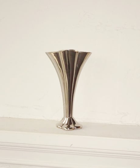 Silver Flower Vase Style