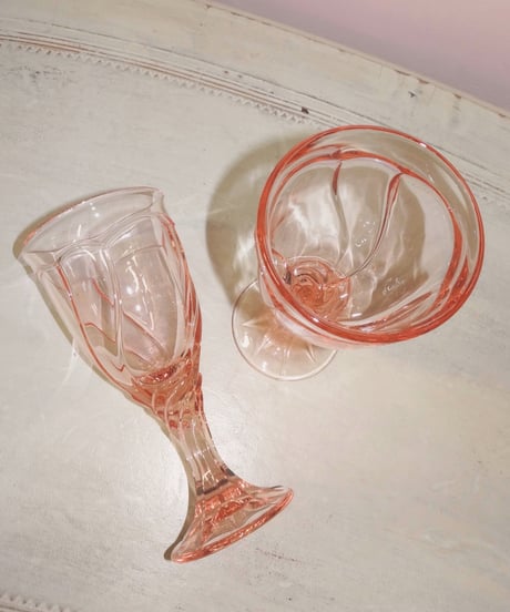 Ribbon Style Drink Glass