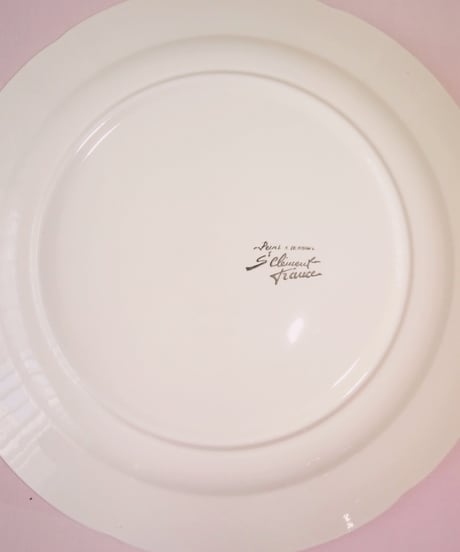 St Clement - Grape & Trees Barbotine Plate