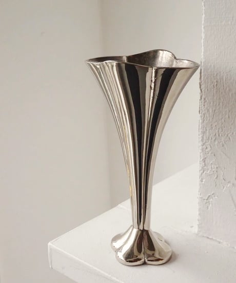 Silver Flower Vase Style