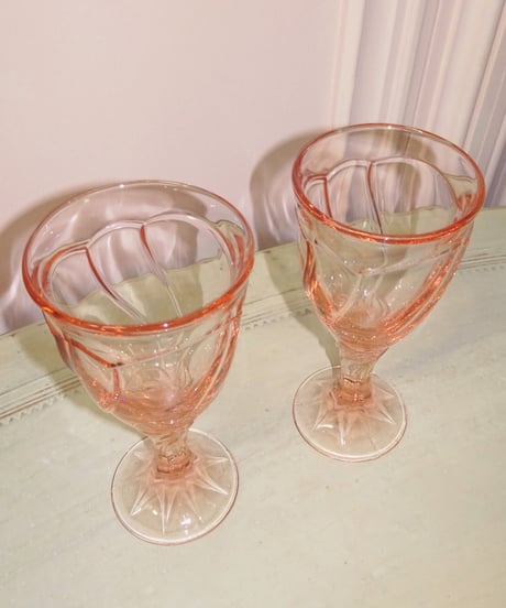 Ribbon Style Drink Glass