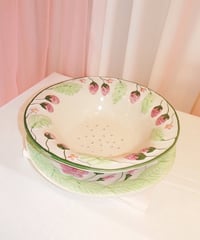 Barbotine Strawberry Drain Bowl & Plate Set