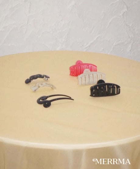 MERRMA - Spiral Barrette ( Cream )