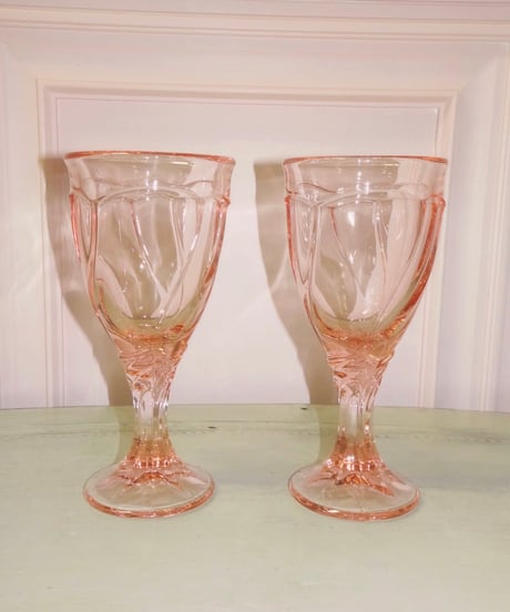Ribbon Style Drink Glass