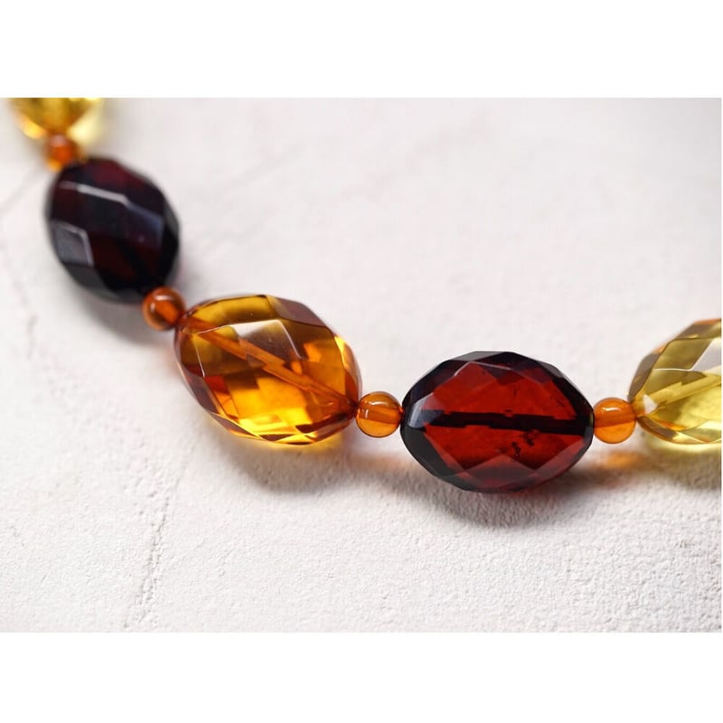 オーバルカット琥珀のネックレス | izumi ジュエリーシマノ