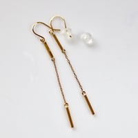 スティックの入った、ロングピアス