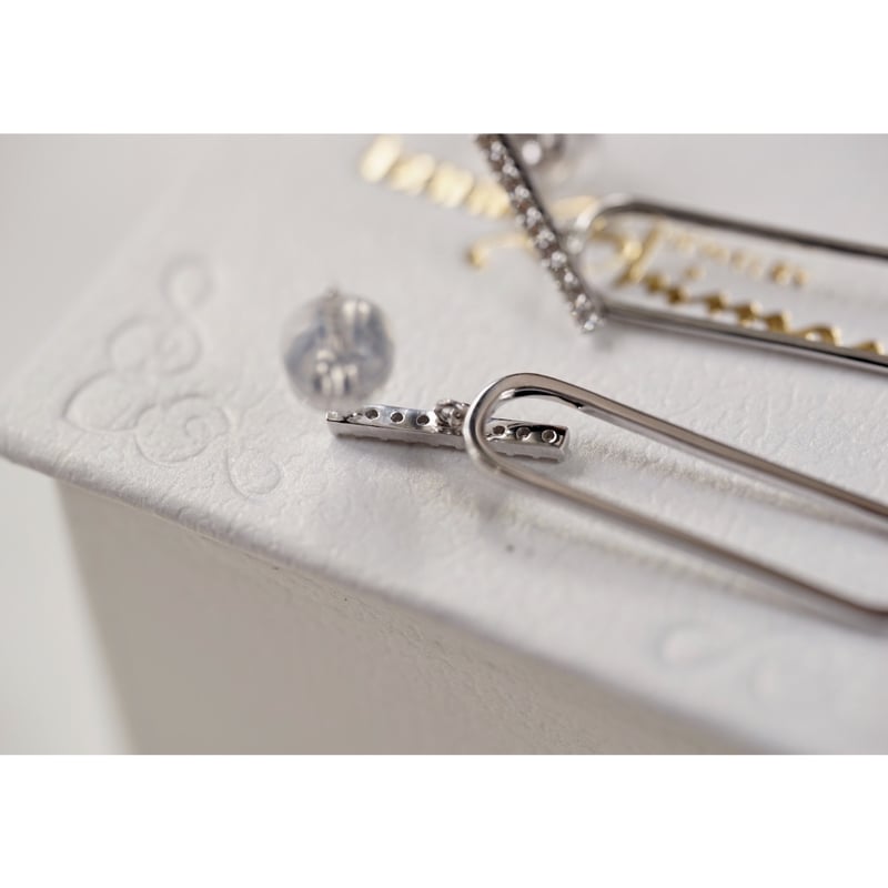 ダイヤモンド　ペーパークリップ　ピアス　k18 ダイヤモンドペーパークリップピアス (ダイヤモンド＆地金