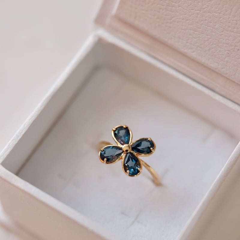 4枚の花びらのジュエリー | izumi ジュエリーシマノ