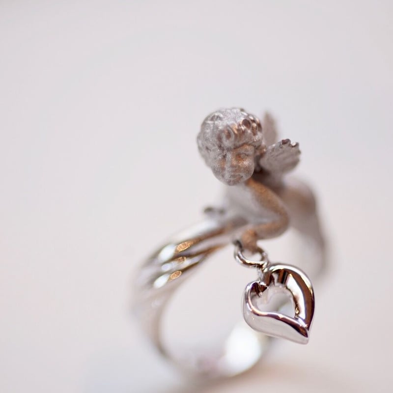 ハートを持つ天使のリング（角江千代治先生） | izumi