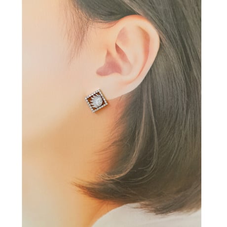 太陽と月のカメオピアス