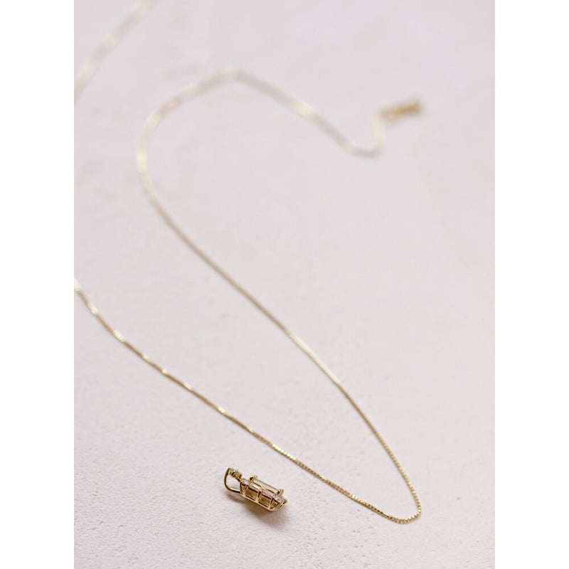 イエローゴールドと角ダイヤのネックレス | izumi ジュエリーシマノ イエローゴールドと角ダイヤのネックレス | izumi ジュエリーシマノ