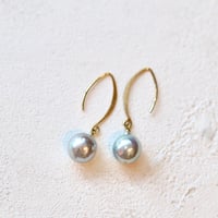 テクスチュアフックのバロックパールピアス