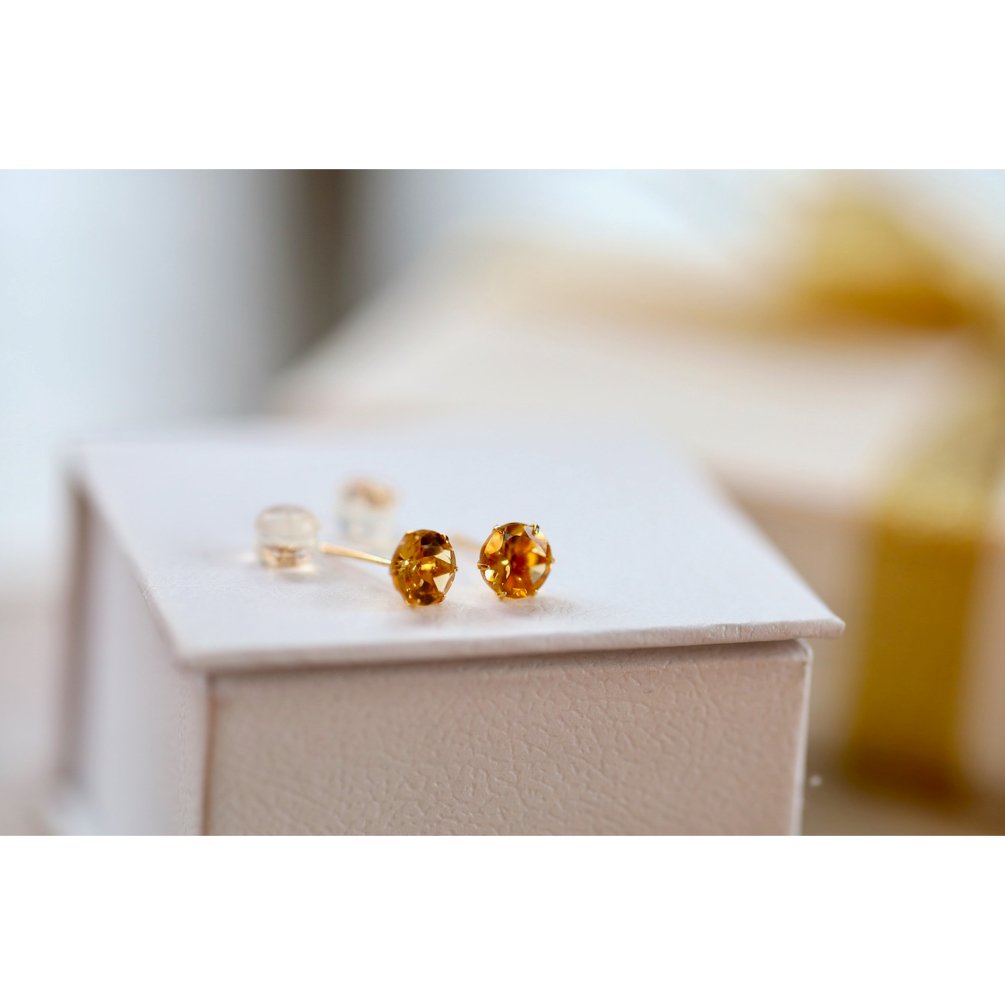 1570 シトリン　春ピアス 大粒シトリンのピアス | izumi ジュエリーシマノ