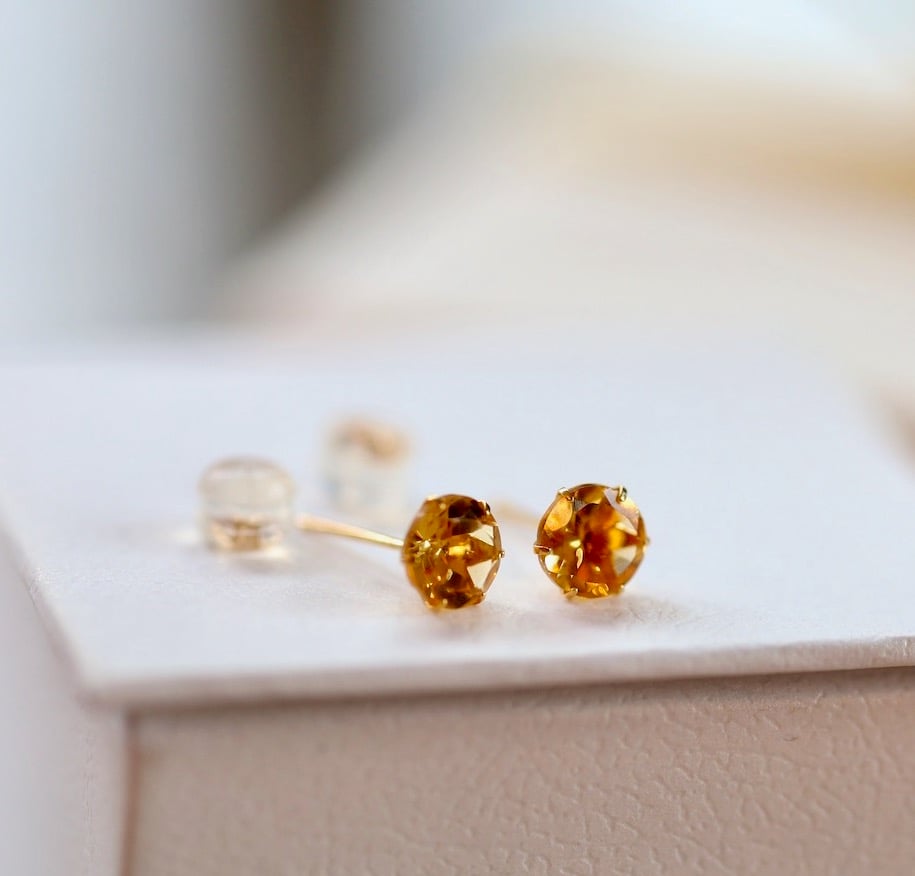 1570 シトリン　春ピアス 大粒シトリンのピアス | izumi ジュエリーシマノ
