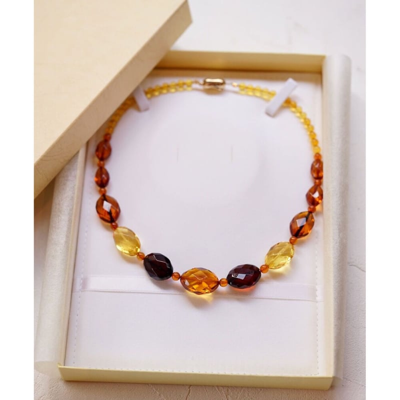 オーバルカット琥珀のネックレス | izumi ジュエリーシマノ