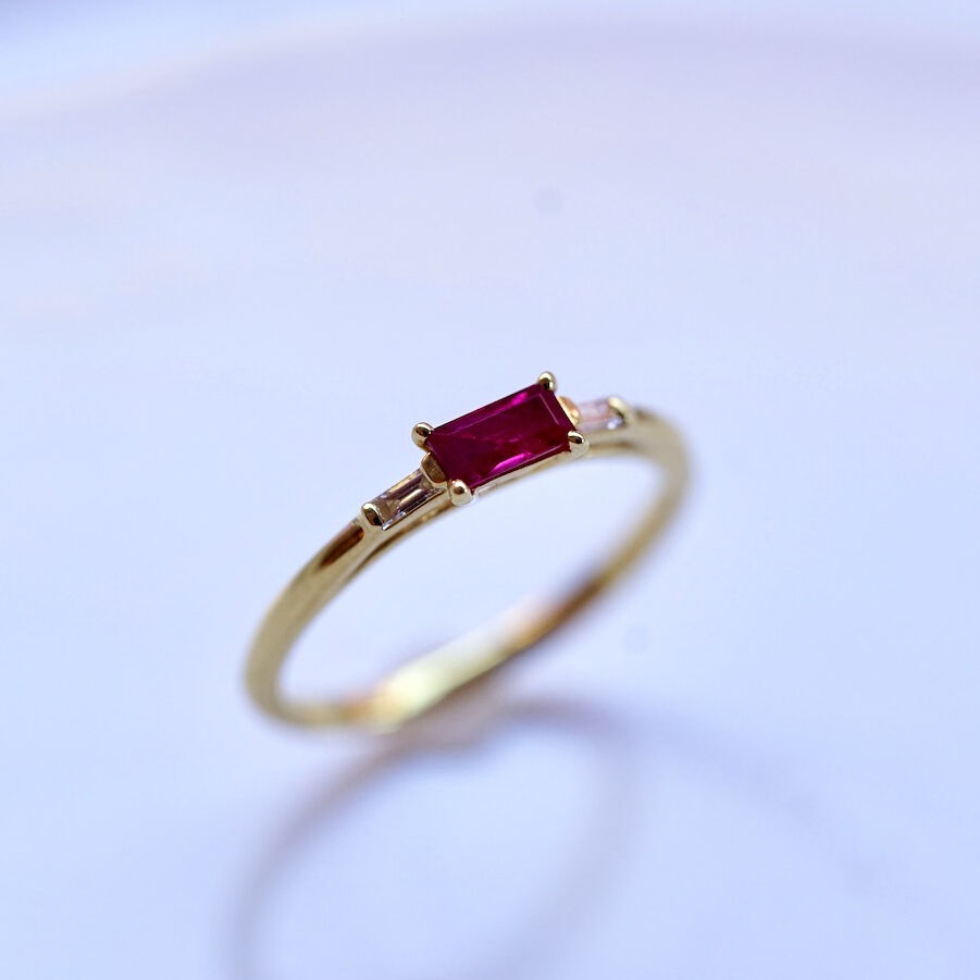 LiniE K18 ルビー　リング　バゲット バゲットカットルビーのクールリング | izumi ジュエリーシマノ