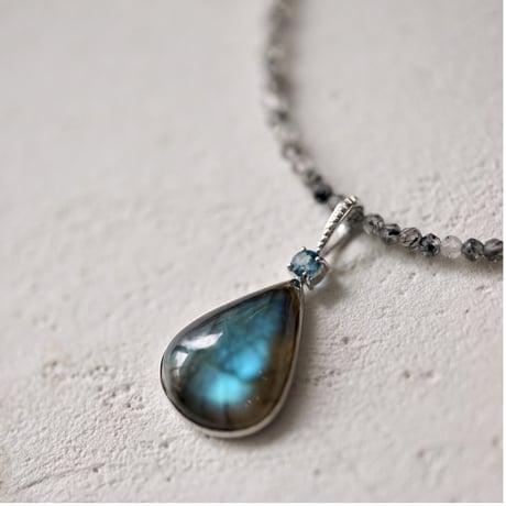 【handmade】マクラメ× ラブラドライト ルチルクォーツ ネックレス ラブラドライト ルチルクォーツ 天然石マクラメペンダント