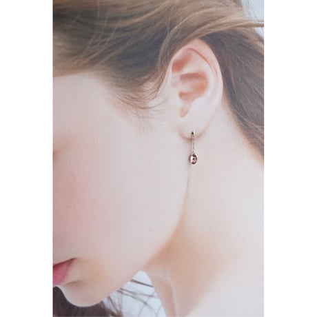 モルガナイトスウィングピアス