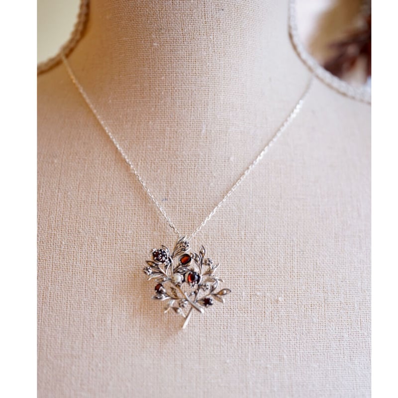 柘榴あるいは果実 ペンダントブローチ（ウィリアム・モリスシリーズ