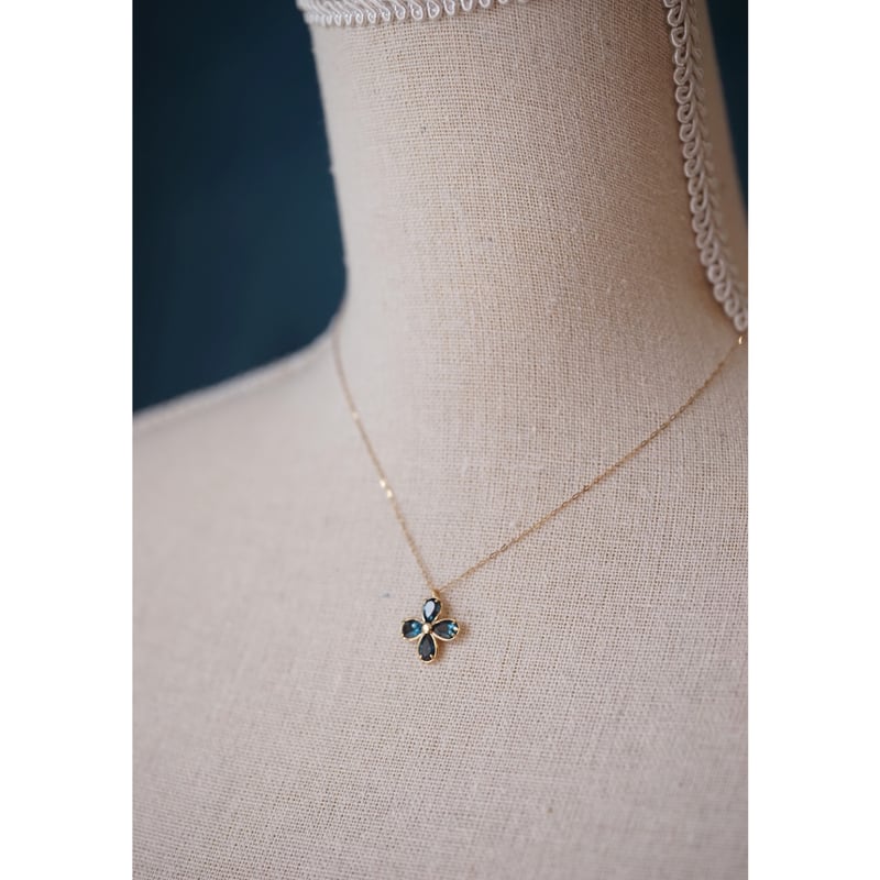 4枚の花びらのジュエリー | izumi ジュエリーシマノ