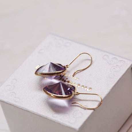 大きなハート　アメジストのピアス