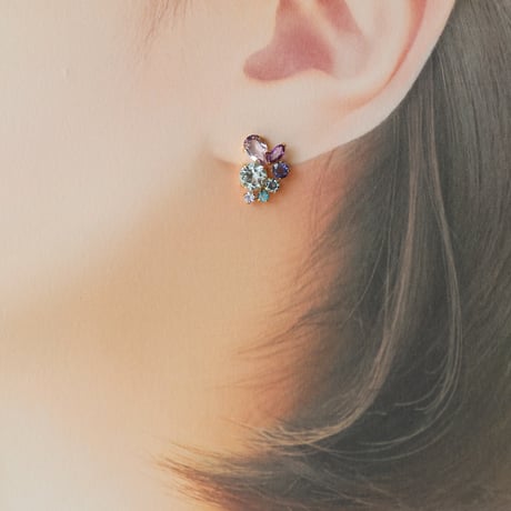 セミプレシャスストーンのブーケピアス