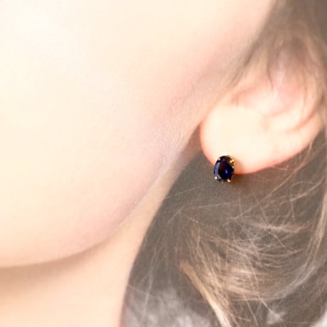 アイオライトオーバルピアス