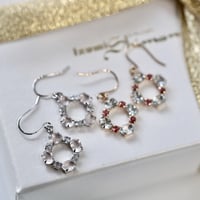 ミックスストーンのフックピアス