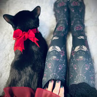 黒猫と薔薇物語 オーバーニーソックス(赤薔薇・青薔薇)