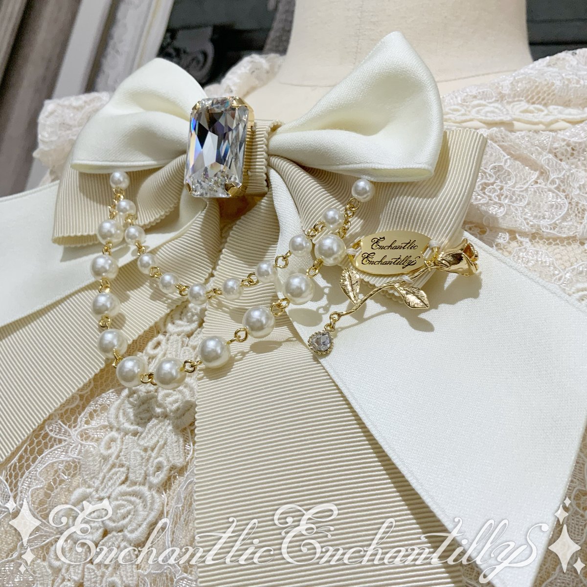 宝石箱パールリボンブローチ (アイボリー×生成) | Enchantlic Enchantil