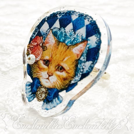 Dolled Up Ring 双子のボンネット猫ちゃん（２種類）