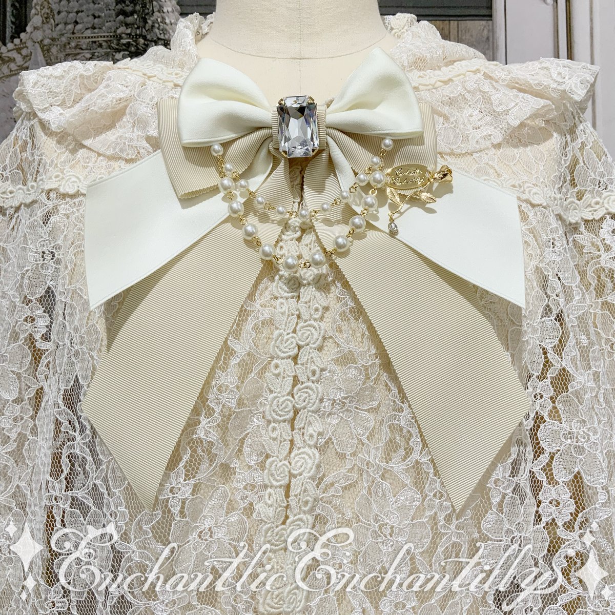 宝石箱パールリボンブローチ (アイボリー×生成) | Enchantlic Enchantil