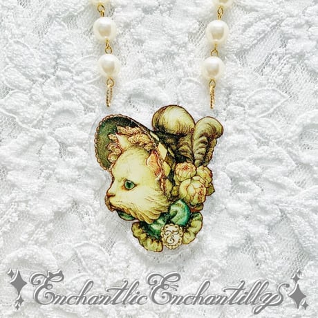 Bonnet Cat Necklace