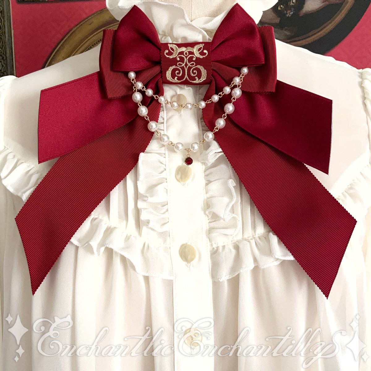 ロゴ刺繍パールリボンブローチ （3色） | Enchantlic