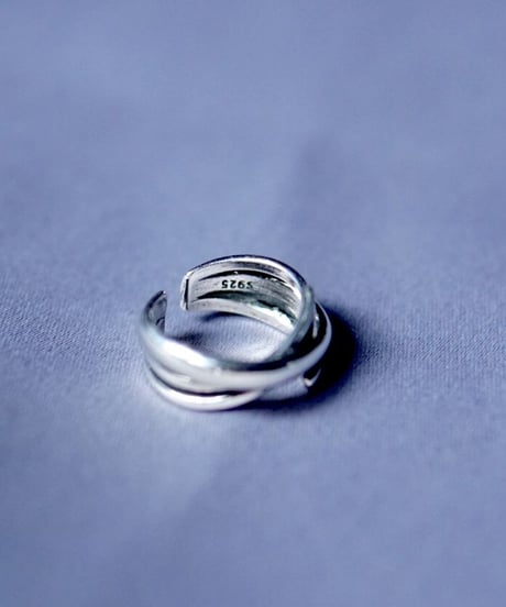 Cross ring _ silver - R011⁣