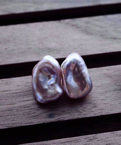 Petal  pearl  studs