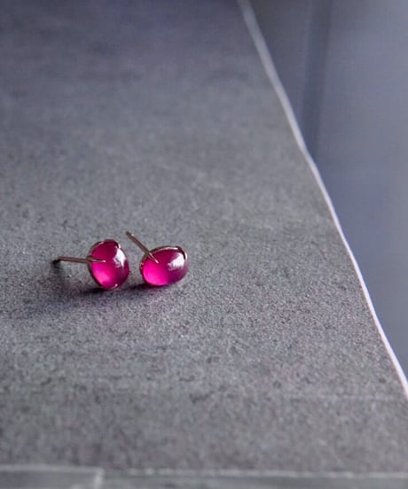 18K   Ruby  studs